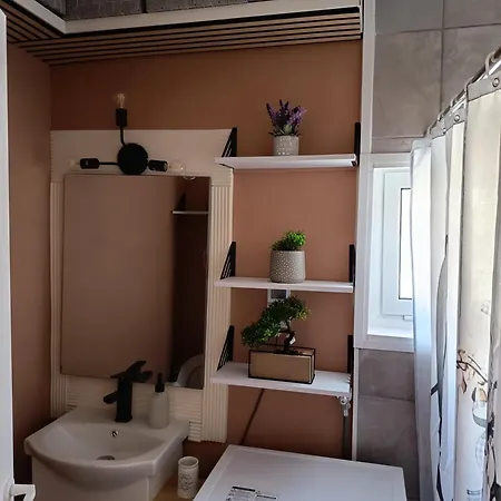 Loutraki Central Appartment アパート ルートラキ