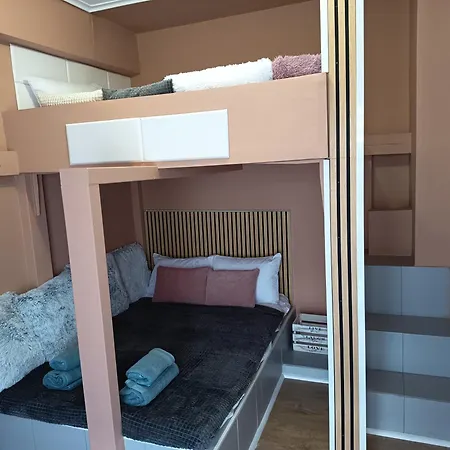Loutraki Central Appartment アパート *